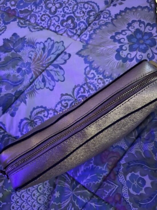 Low Start!!!!Michael Kors Gold Jet Set Crossbody Handbag 9 1/2 x 6 1/2 x 2 - Picture 4 of 5